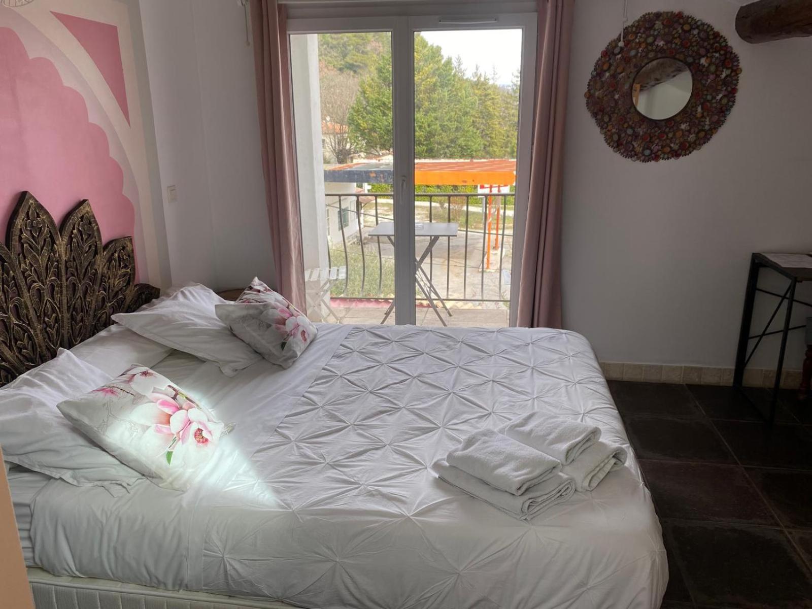 Auberge Les Galets Peyruis Экстерьер фото