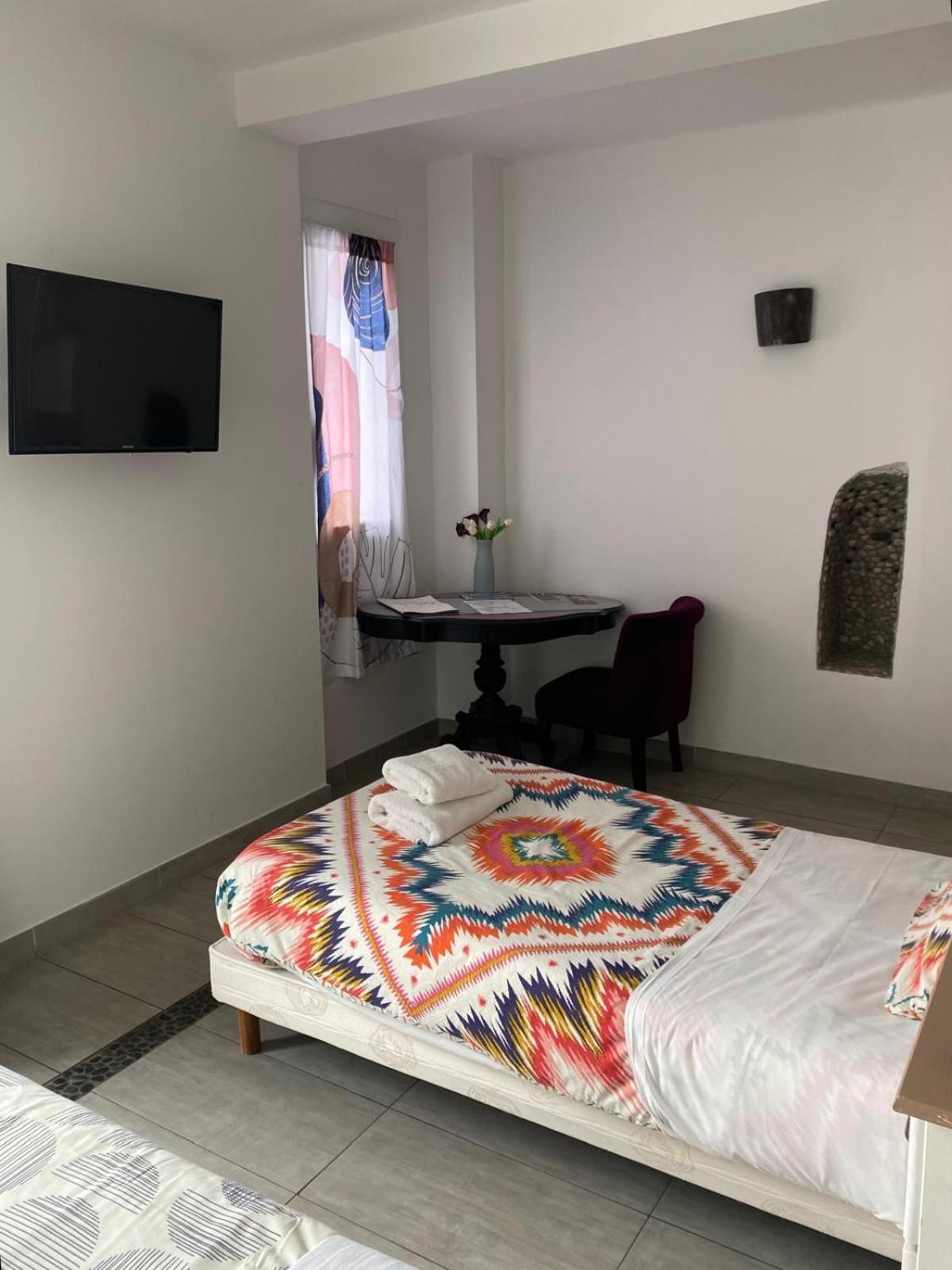 Auberge Les Galets Peyruis Экстерьер фото