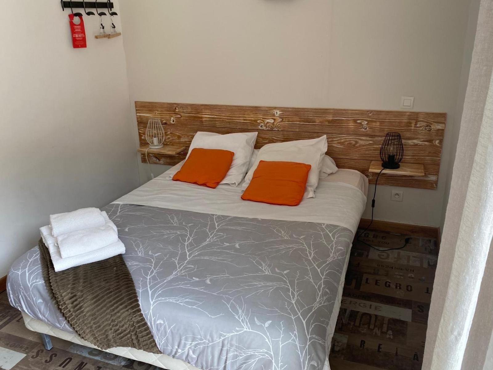 Auberge Les Galets Peyruis Экстерьер фото