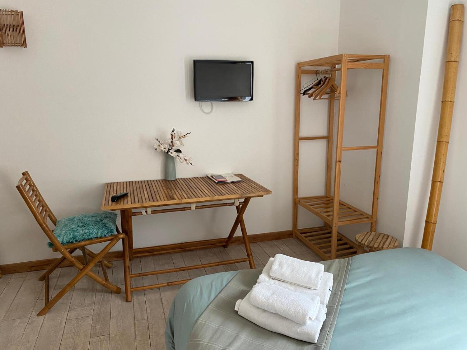 Auberge Les Galets Peyruis Экстерьер фото
