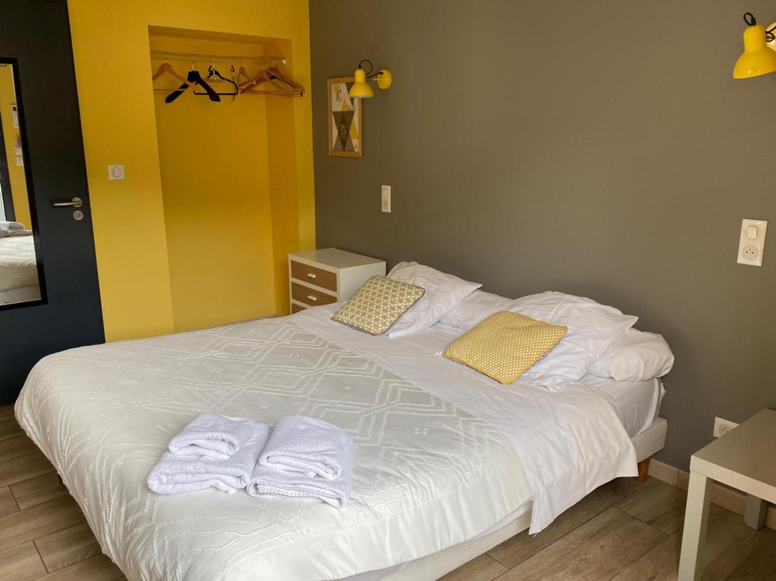 Auberge Les Galets Peyruis Экстерьер фото