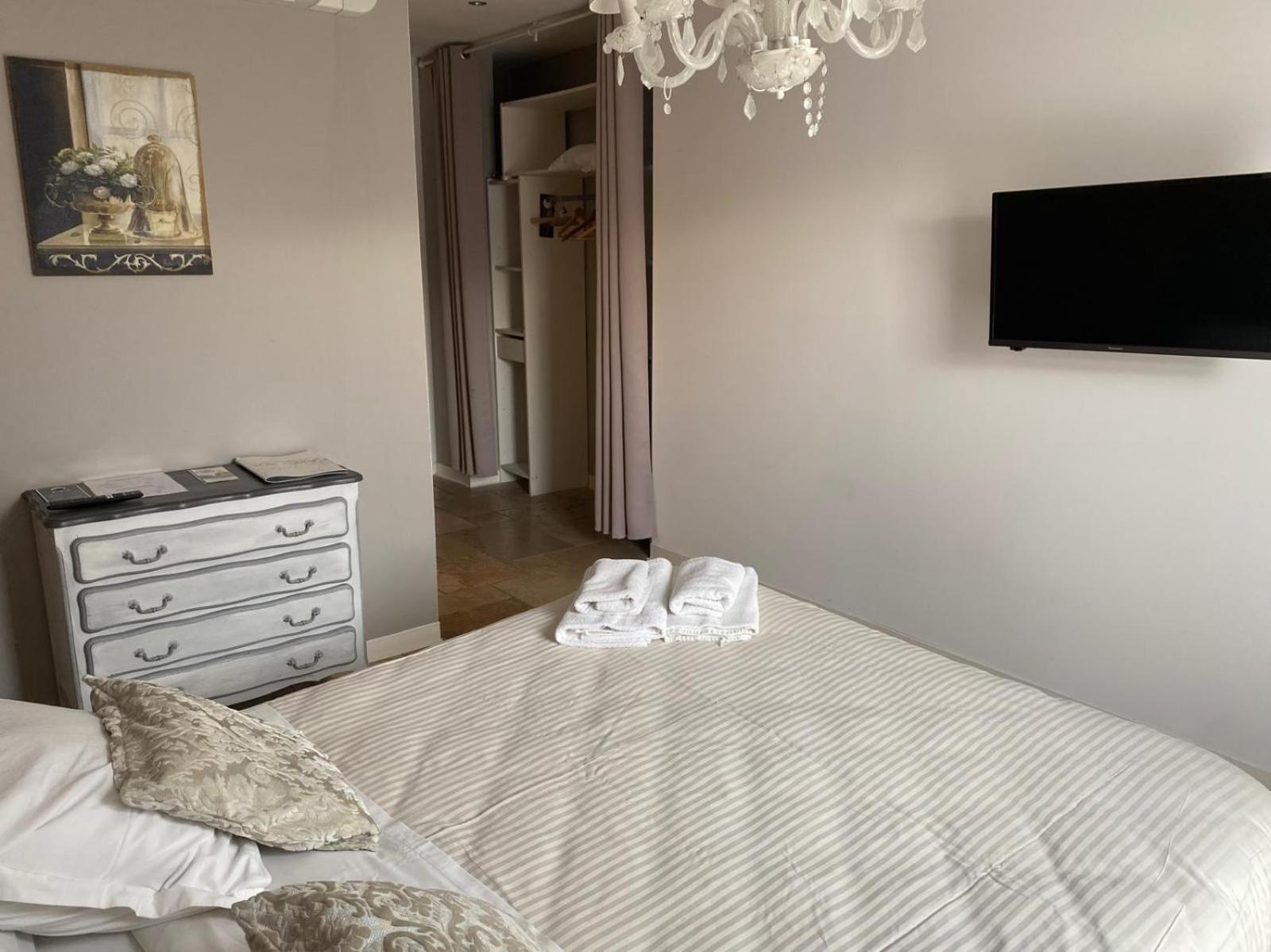 Auberge Les Galets Peyruis Экстерьер фото